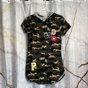 Camo t shirt w patches